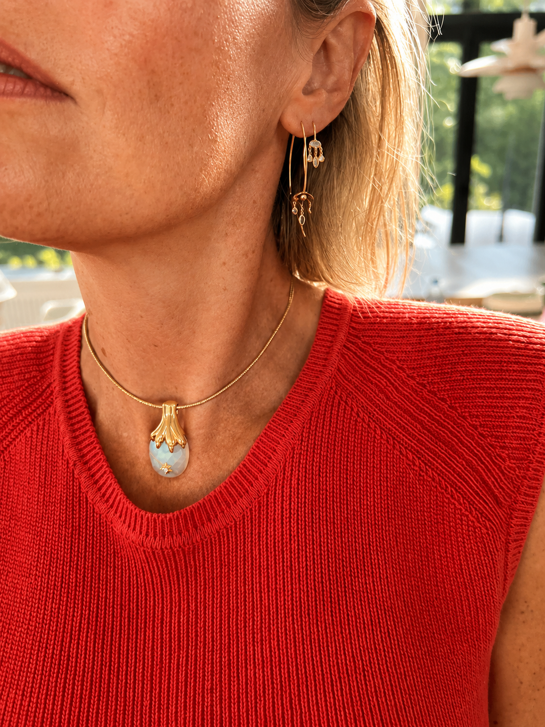 Boucles d’oreilles LES TITES GOUTTES en pierre de lune, dorées à l’or fin 18 carats